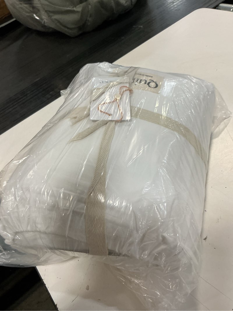 Condition photo showing Good Condition for organic crisp percale sheet set, king, white