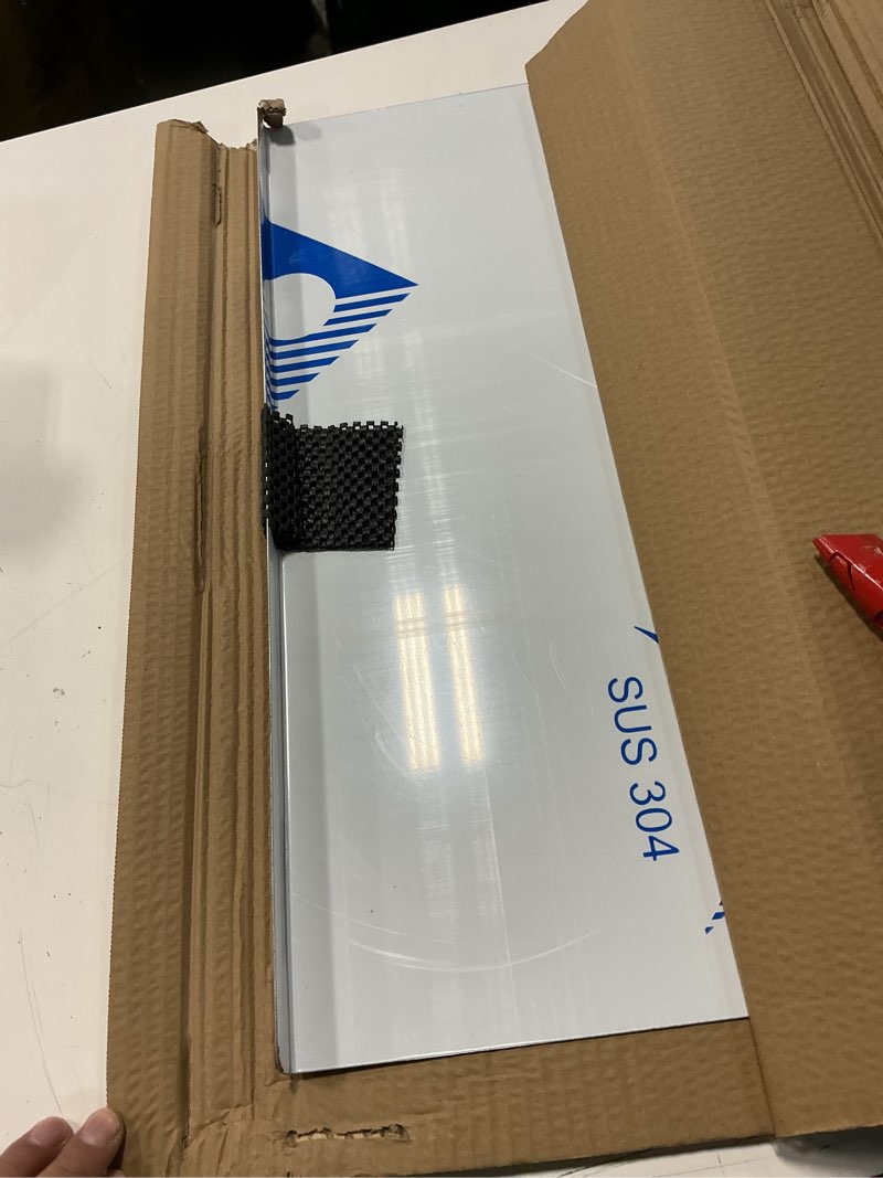 Condition photo showing Good Condition for stainless steel cutting boards for kitchen, lipped stainless steel cutting board. large cutting board suitable for meat, fruits, vegetables, bread, and baking (40 x 30cm / 15.7"l x 11.8"w) stainless steel 15.7"l x 11.8"w