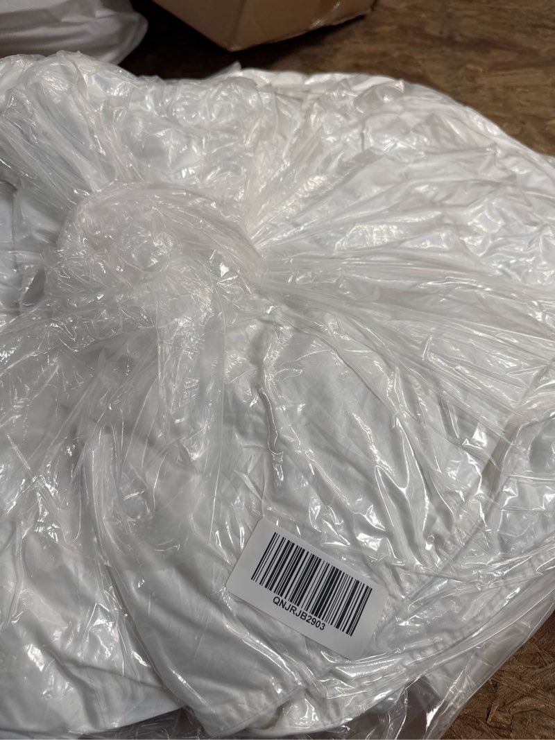 Condition photo showing Good Condition for all-season premium down alternative comforter, twin, white