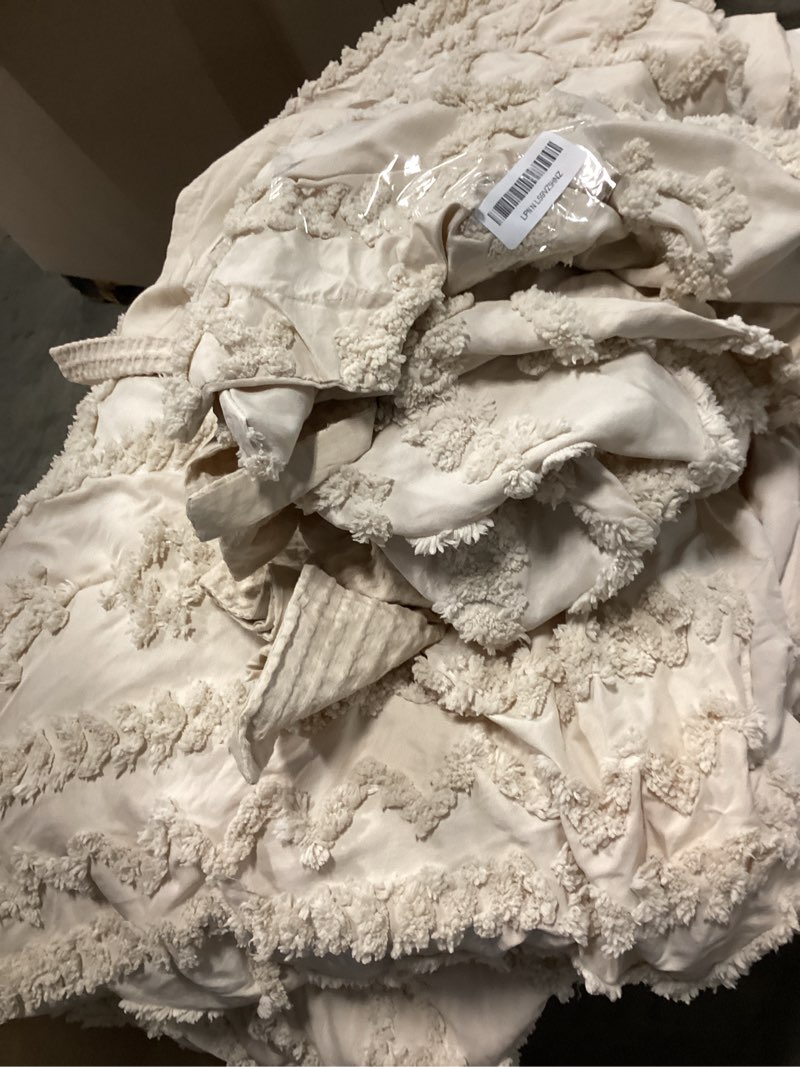 Condition photo showing As Is for Bedsure Tufted Boho Comforter Set Queen Size - Beige Boho Bed Set, GentleSoft™ 3 Pieces Farmhouse Shabby Chic Embroidery Bedding, Gifts for Woman, Soft Jacquard Queen Comforter for All Seasons Queen 01 - Beige - Elegant