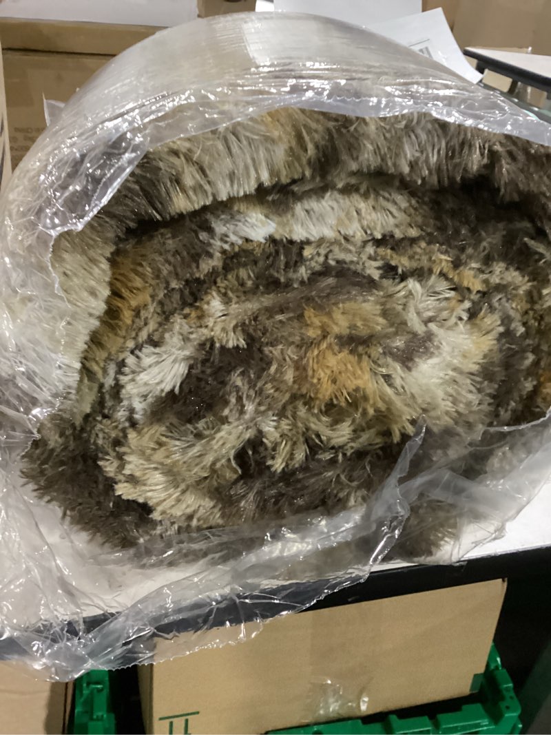 Condition photo showing Good Condition for Similar Fluffy Rug Shaggy Area Rug,