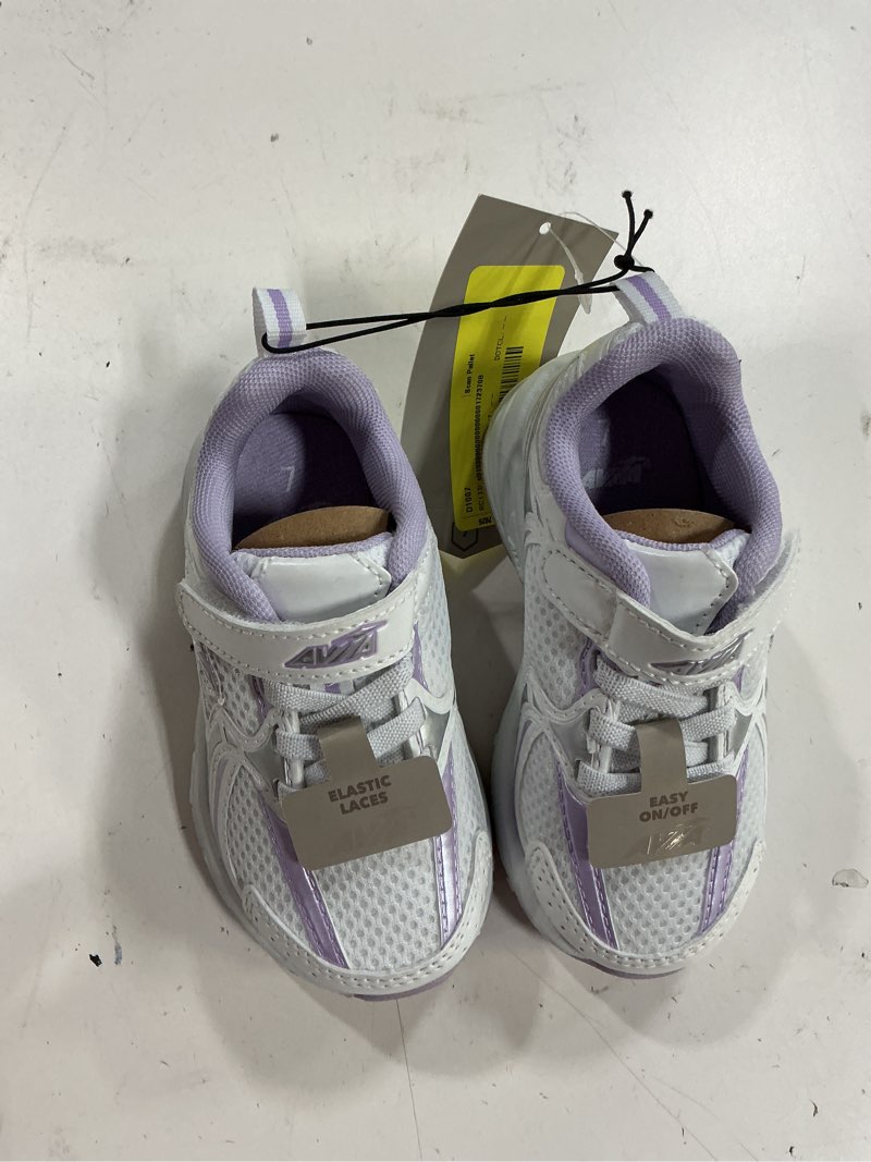 Condition photo showing New/Like New for avia toddler unisex 5000 chunky trainer sneakers 7