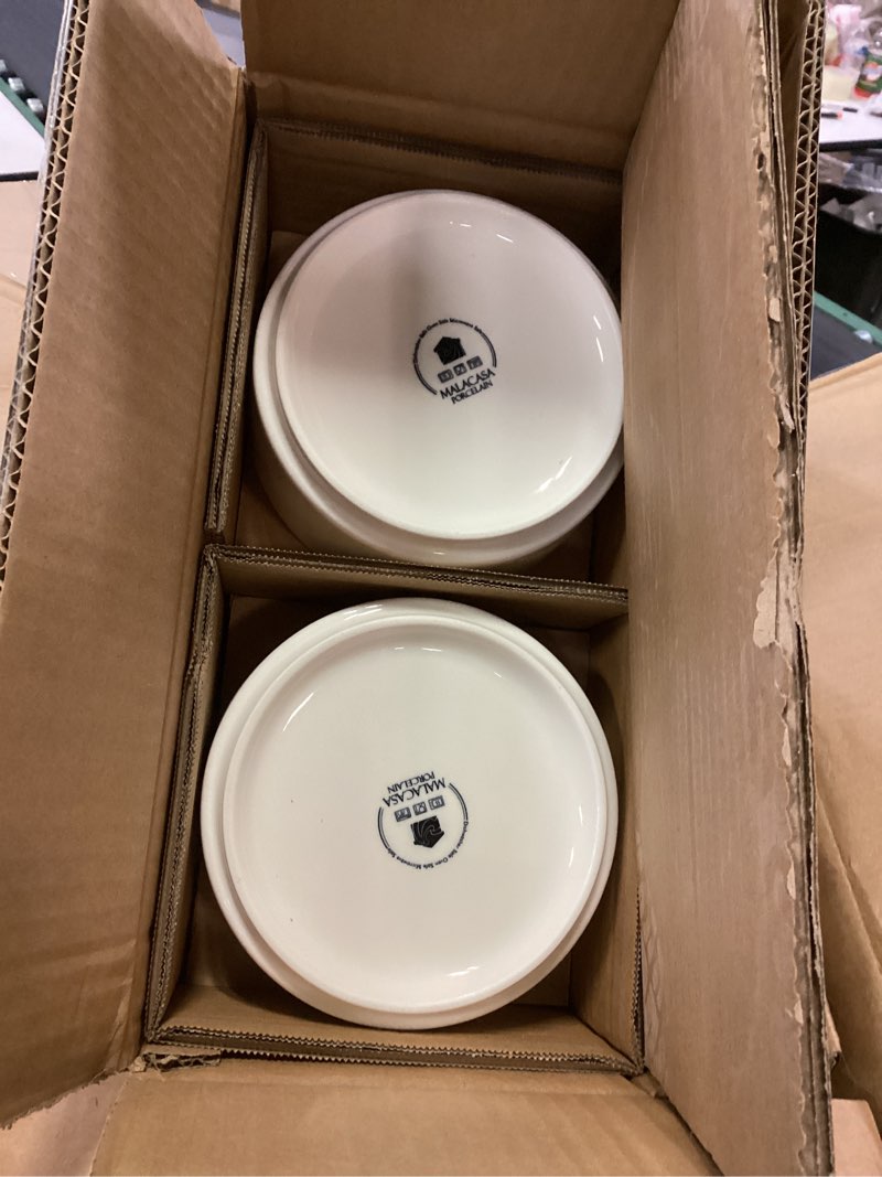 Condition photo showing Good Condition for MALACASA 24 Pieces Porcelain Dinnerware Set, Modern White Dish Set for 6, Premium Serving Plates and Bowls Sets, Chip and Scratch Resistant Dishware Sets Kitchen Dishes Dining Ware Set, Series LEAH Ivory White 24 Piece (Service for 6)