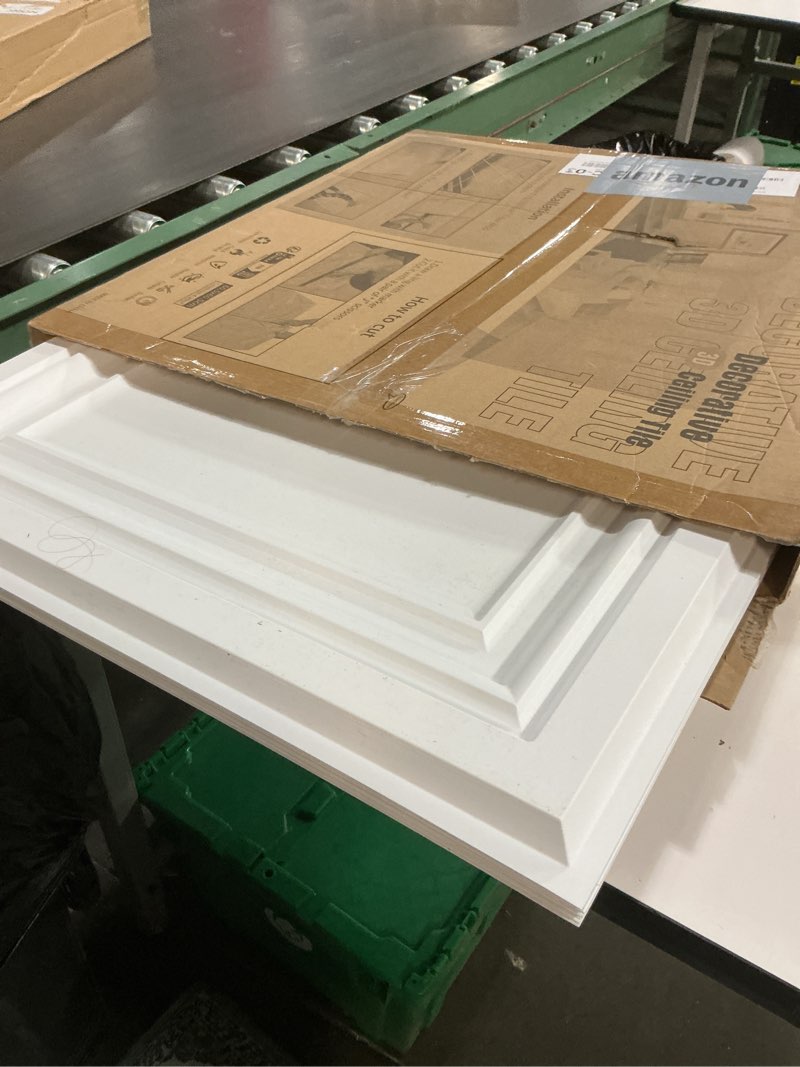 Condition photo showing Good Condition for Art3d PVC Ceiling Tiles, 2'x2' Plastic Sheet in White (12-Pack) 24"x24" White 1 12