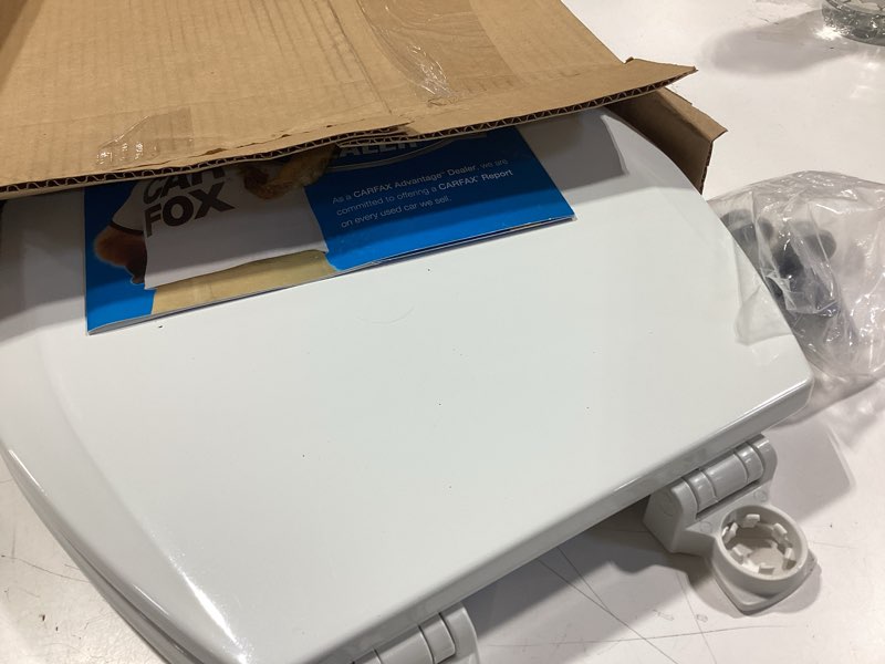 Condition photo showing Good Condition for bemis 500ec durable wood toilet seat with easy clean hinges, made in usa, round, white round 1