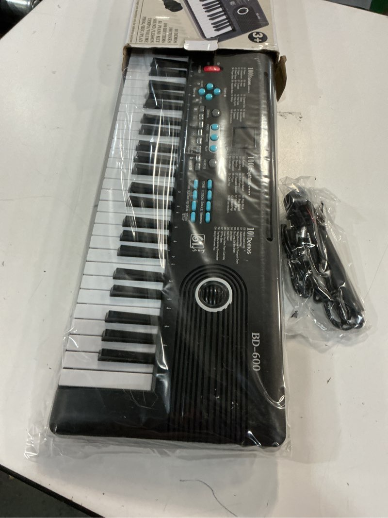 Condition photo showing Good Condition for 61 keys keyboard piano, Electronic Digital Piano with Built-In Speaker Microphone, Portable Keyboard Gift Teaching for Beginners, electric piano for kids