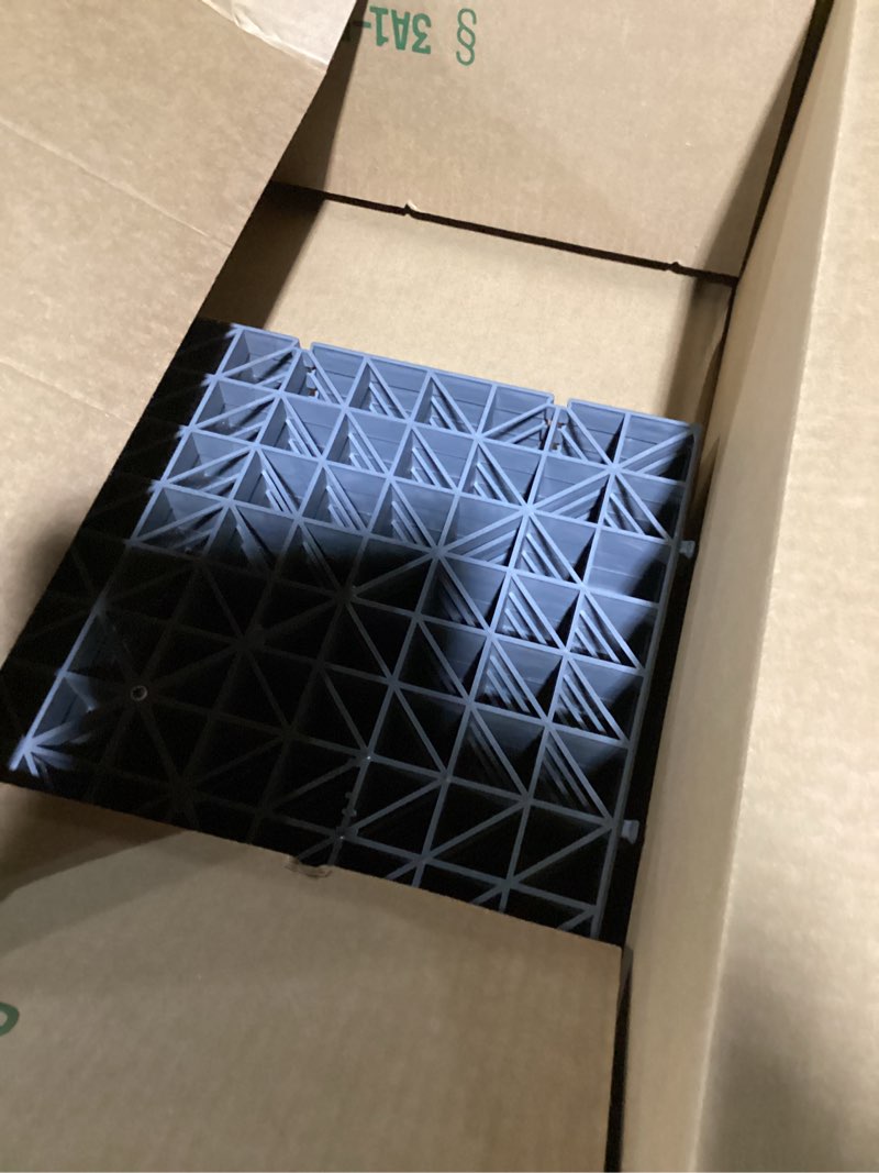 Condition photo showing Good Condition for 4 pack 20'' x 20'' extra large camper/rv leveling blocks heavy duty rv jack pads camper trailer foundation leveling stabilizer pads for mobile home crane truck water heater, 2. 78 sq. ft 4 20'' x 20''