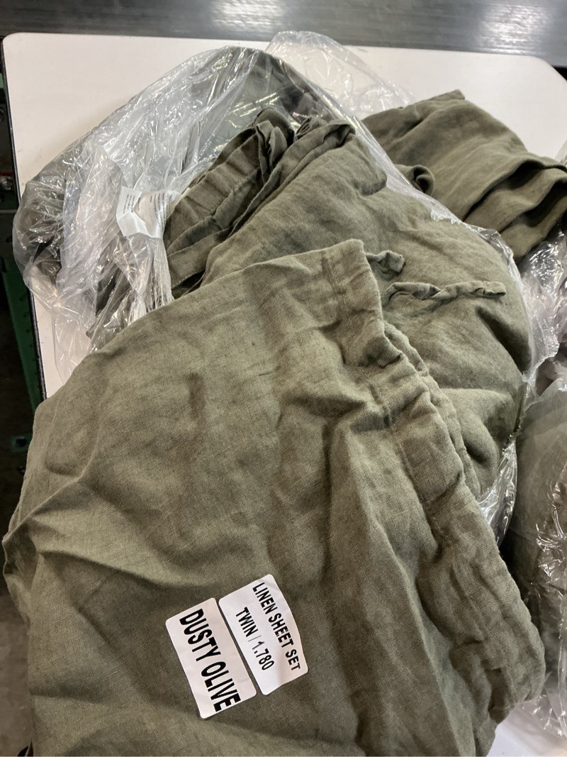 Condition photo showing Good Condition for european linen sheet set solid: dusty olive(twin)