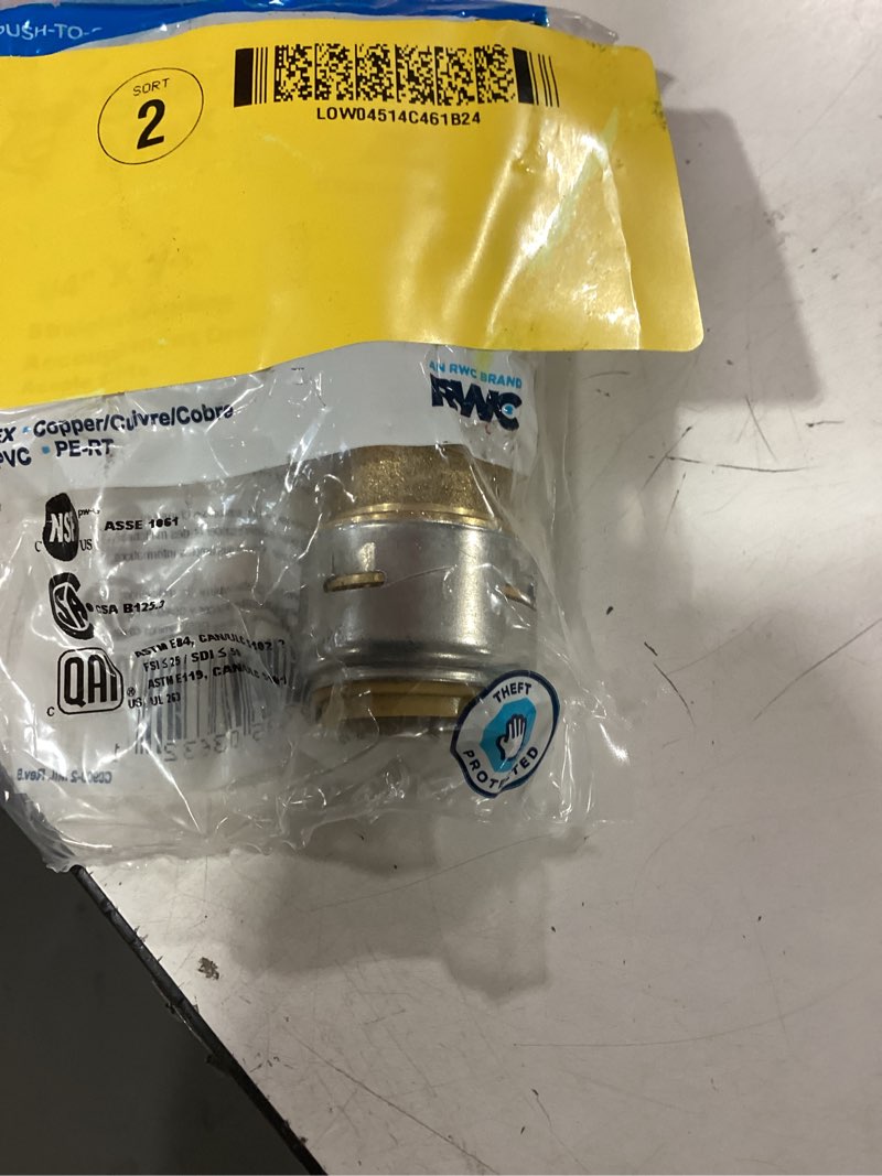 Condition photo showing Good Condition for sharkbite max 3/4-in push-to-connect coupling