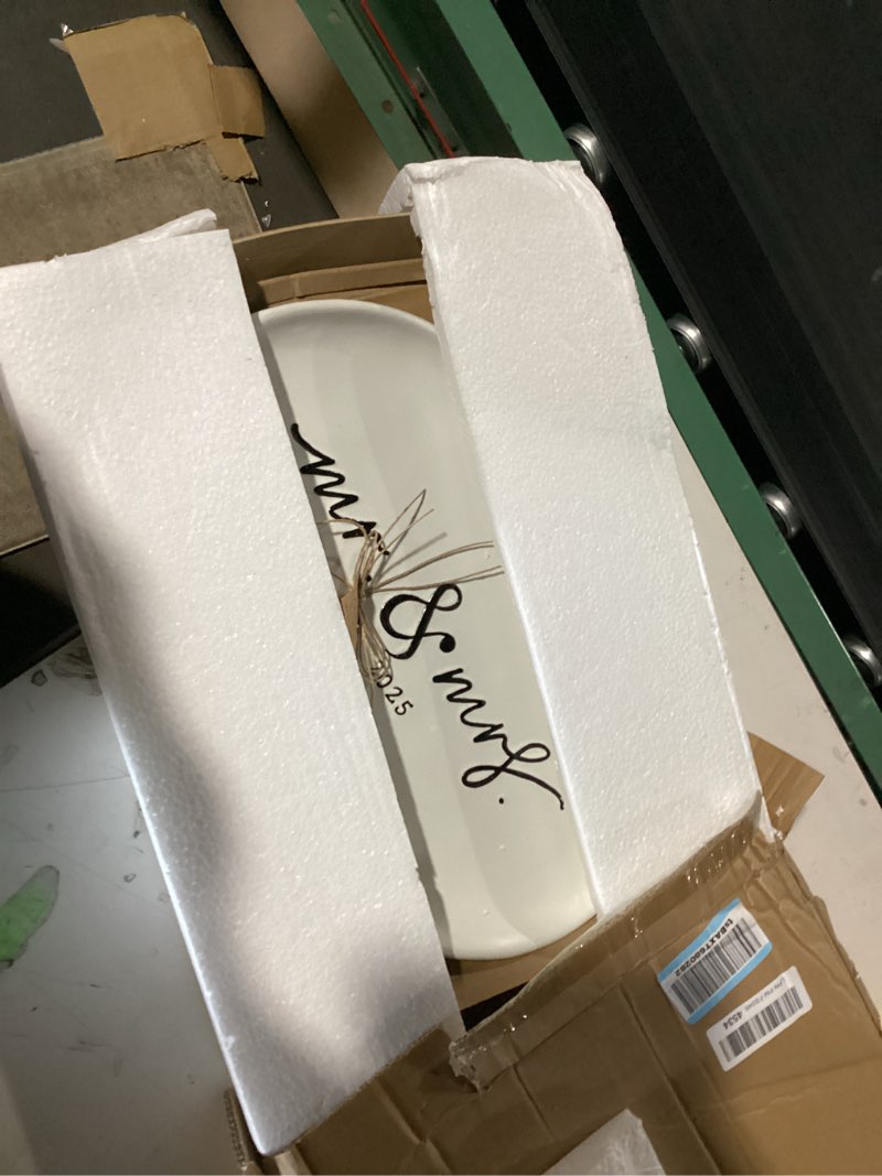 Condition photo showing Good Condition for mr. & mrs. 2025 platter