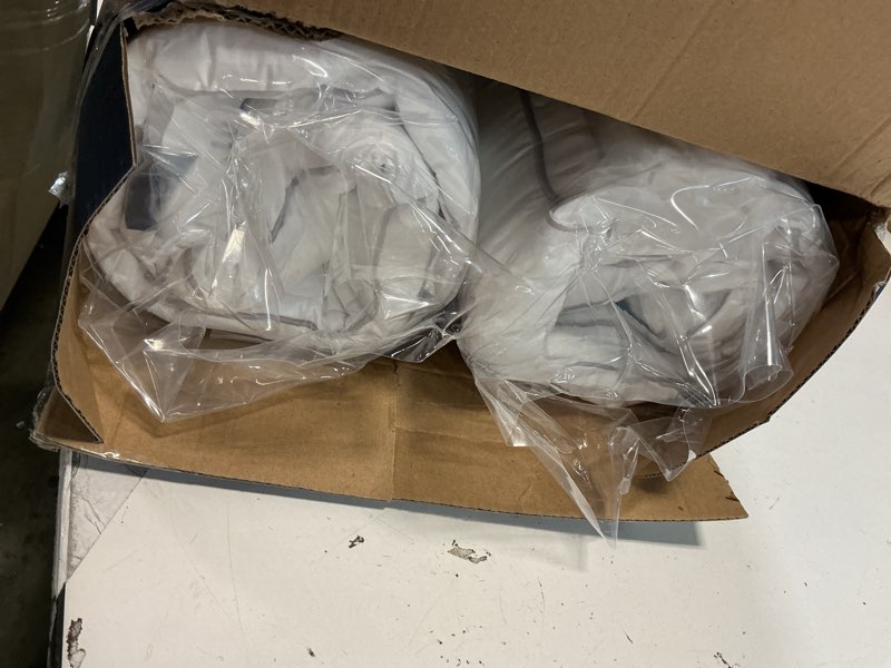 Condition photo showing New/Like New for viewstar Pillows Queen Size Set of 2, Hotel Quality, Down Alternative Gusseted Bed Pillows for Side, Back, or Stomach Sleepers, White Plush White Queen