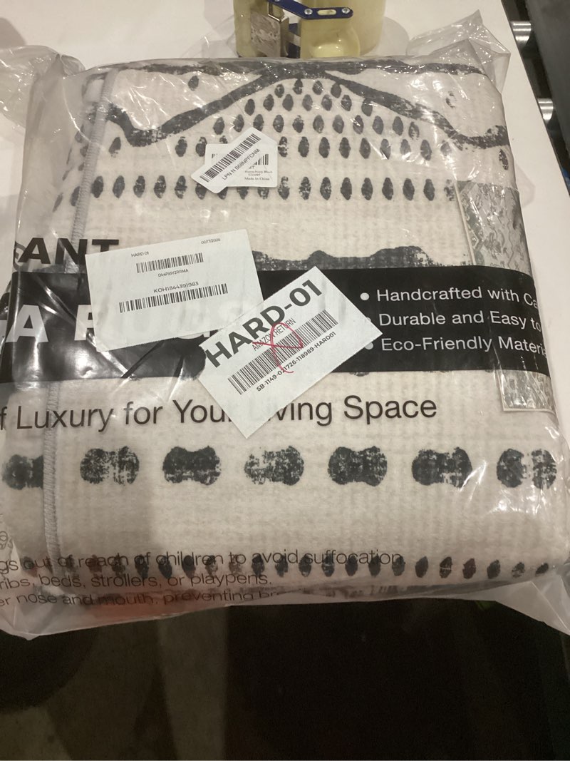 Condition photo showing Good Condition for Nakagishi Area Rug Living Room Rugs: 6X9 Machine Washable Boho Large Neutral Farmhouse Stain Resistant Moroccan Indoor Floor Carpet for Bedroom Nursery Dorm Dining Room Home-Ivory Black Ivory Black 6' x 9' (Rectangular)