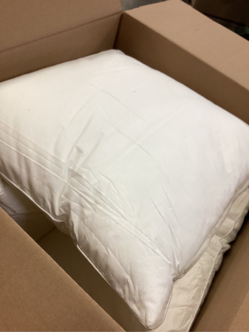 Condition photo showing Good Condition for MIULEE 18x18 Pillow Inserts (Set of 4) -Decorative Throw Pillow with 100% Cotton Cover Square for Sofa Couch 4 18x18 Inch