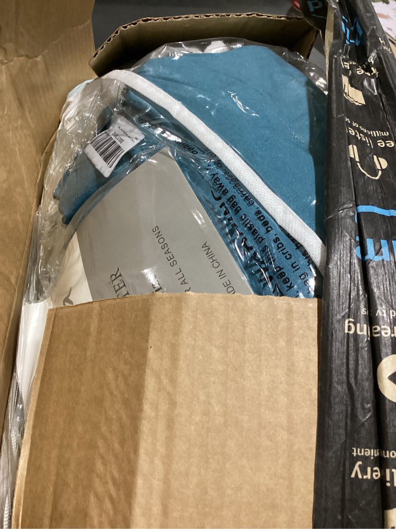 Condition photo showing Good Condition for Exclusivo Mezcla Lightweight Reversible King Size Comforter Set, Down Alternative Comforter with 2 Pillow Sham, King Size Bedding Set for All Seasons, Dusty Teal/Aqua Blue Dusty Teal/ Aqua Blue King