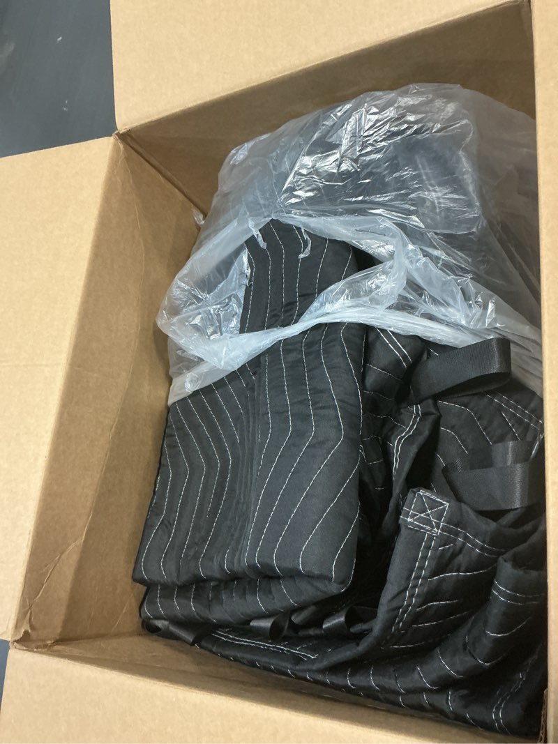 Condition photo showing New/Like New for vevor sound dampening blanket, 96" x 80", extra large studio grommeted blanket with grommets, light blocker for door acoustic noise blocking blanket studio sound absorption sheet, black