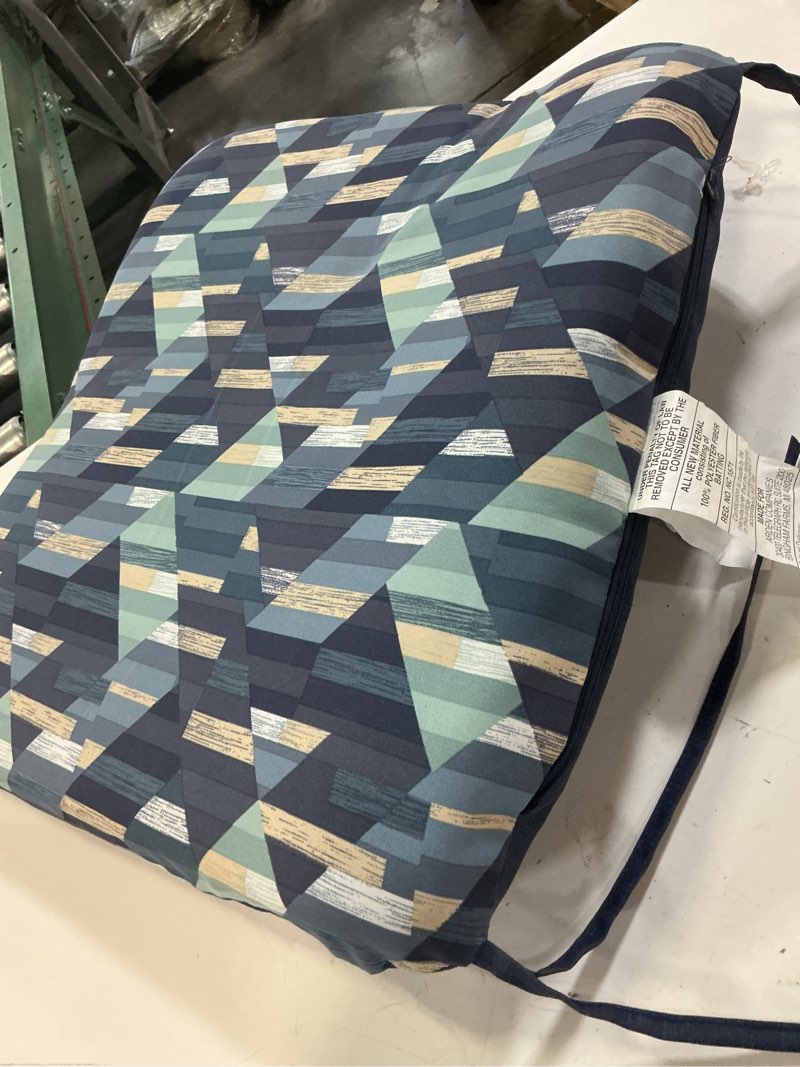 Condition photo showing Good Condition for style selections 18-in x 19-in adria abstact geo patio chair cushion