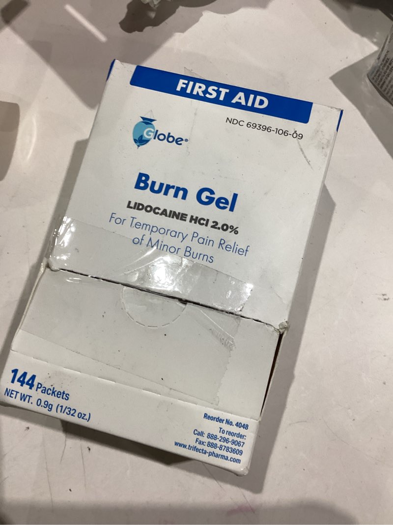 Condition photo showing Good Condition for Globe First Aid Burn Gel with Aloe 0.9g Packets, (Box of 144) Advanced First Aid Gel for Temporary Relief of Minor Burns, Cuts, and Scrapes