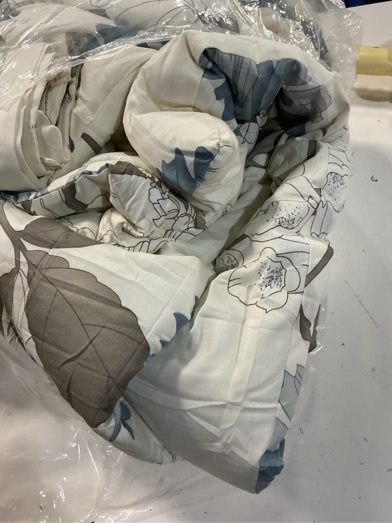 Condition photo showing As Is for sleepbella comforter king size, 600 thread count cotton brown branches and blue flowers off-white comforter sets, down alternative bedding set 3pcs(king, off-white botanical) king off-white botanical
