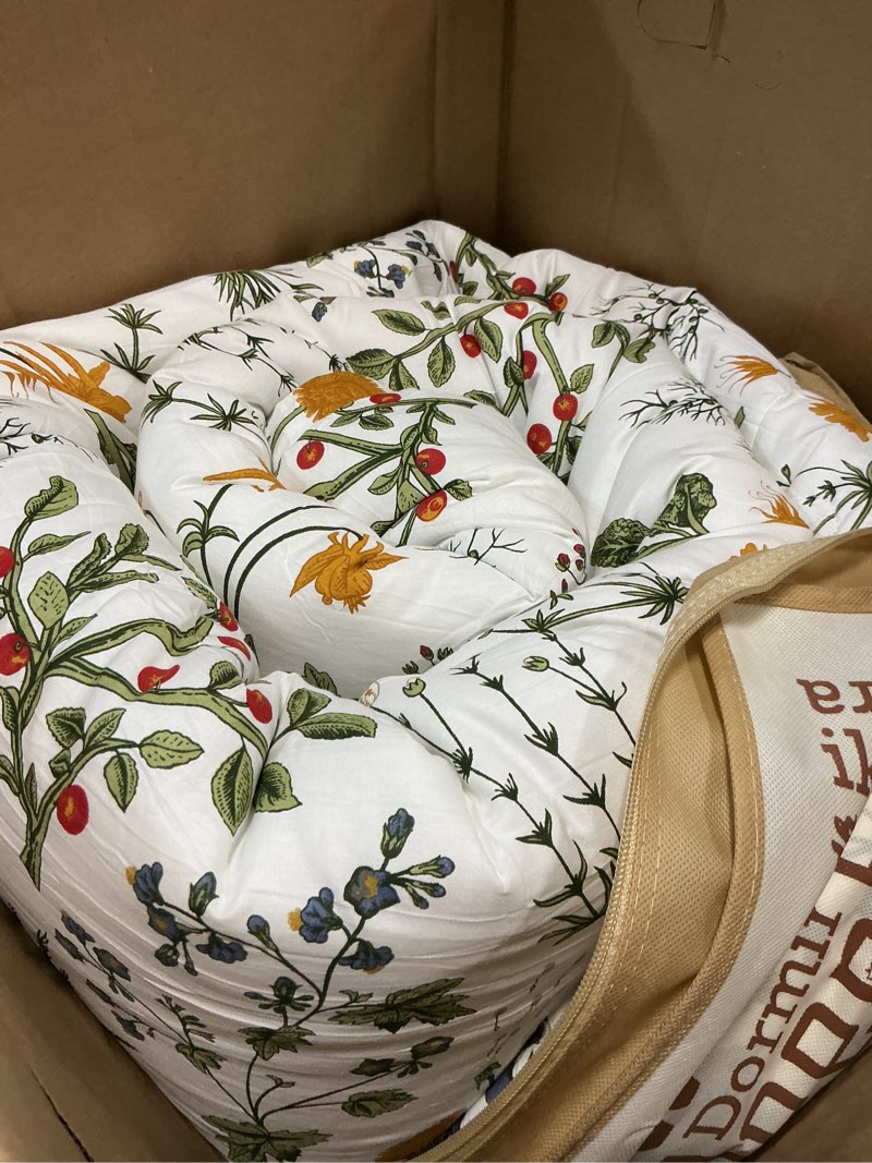 Condition photo showing Good Condition for Green Comforter Set King, 100% Cotton Reversible Floral Pattern Comforter Set 3 Pcs Soft Cotton Lightweight Comforter All Season Soft & Breathable Green Bedding Set Green-2 King