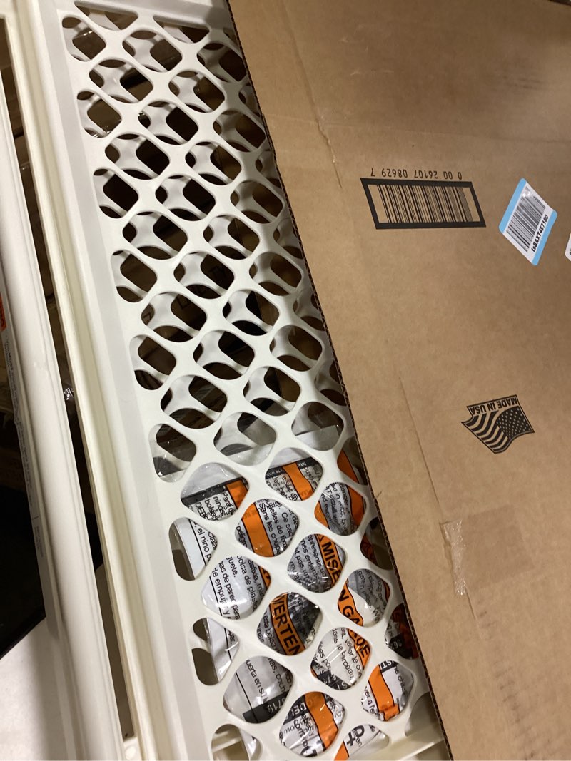 Condition photo showing Good Condition for Toddleroo by North States 42” Wide Supergate Ergo Baby Gate, Made in USA: for doorways or stairways. Includes Wall Cups. Pressure or Hardware Mount. 26” - 42” Wide (26" Tall, Ivory) (B0065ADP4C)