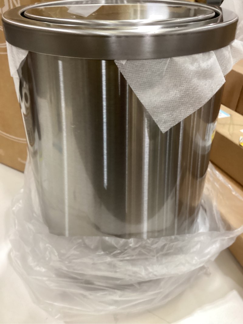 Condition photo showing Good Condition for Mbilllion Trash Can