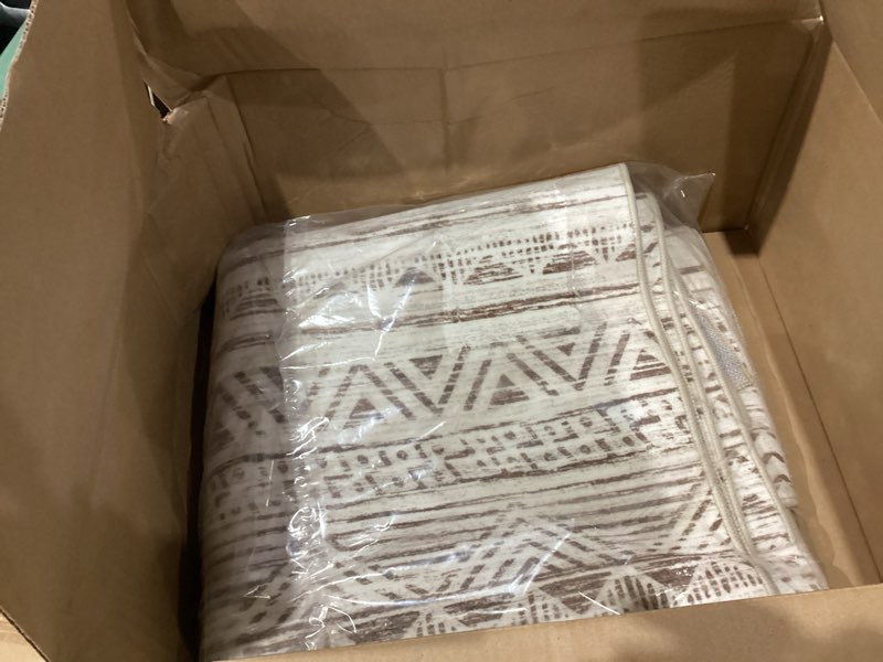 Condition photo showing As Is for Washable Moroccan Runner Rug 2'6"x8'- Non Slip Living Room Rugs Bedroom Carpet Rubber Backing Hallway Floor Mat for Home Entryway with Low Pile Modern Rug 2'6"x8' Beige Beige 2'6" x 8' (Long)