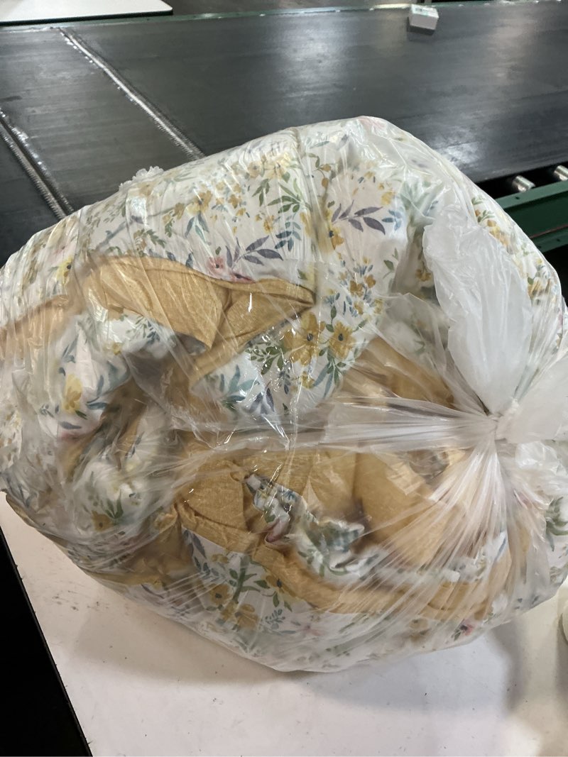 Condition photo showing As Is for aleissel natural cotton 3pcs floral comforter sets queen size-yellow comforter with pink & yellow flowers and blue & green leaves on white, reversible lightweight bedding sets(queen 90"×90") full/queen (90"×90") floral - yellow & white