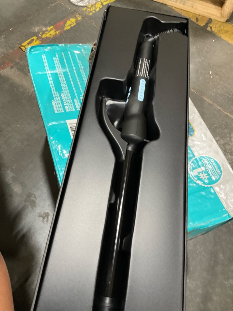 Condition photo showing New/Like New for bio ionic long barrel styler