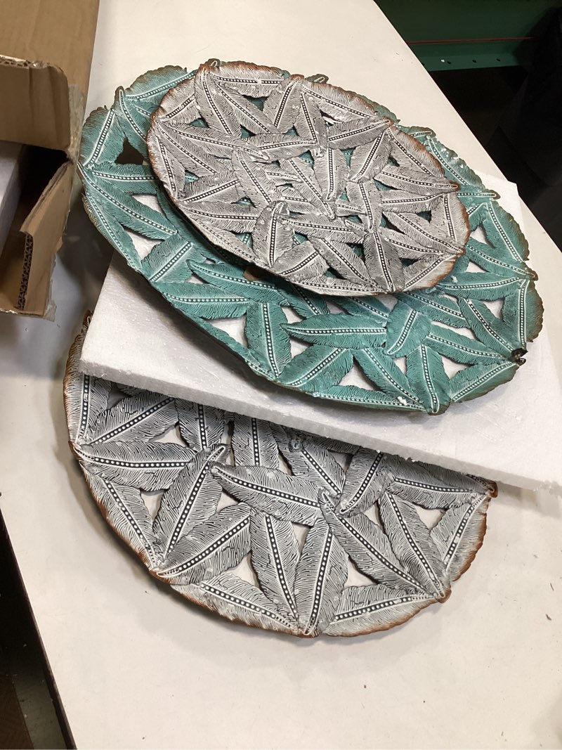 Condition photo showing Good Condition for Madison Park Wall Art Living Room Metal Decor - Home Accent Modern Kitchen Dining Decoration, Ready to Hang Panel for Bedroom, Multi-sizes, Rossi Blue 3 Piece