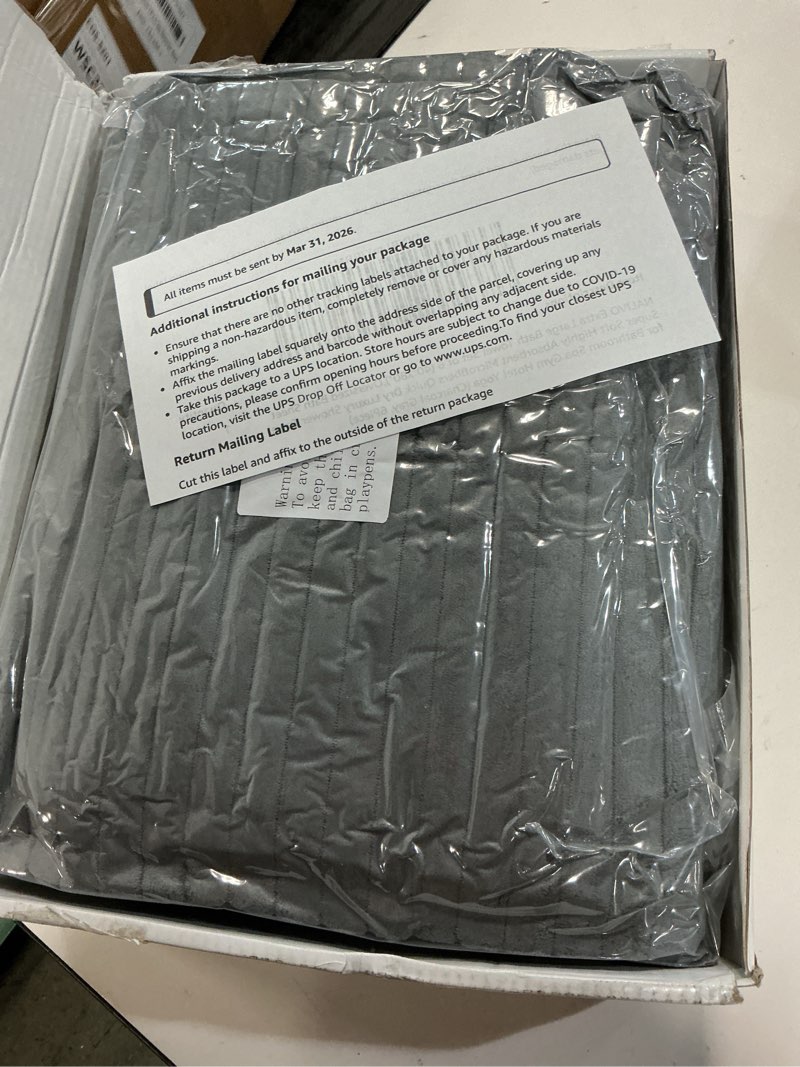 Condition photo showing New/Like New for extra large bath towel set of 6 (40"x80"),oversized bath sheet super soft highly absorbent microfibers quick dry luxury shower towel for bathroom spa gym hotel yoga (charcoal gray, 6piece) charcoal gray 6piece towel set