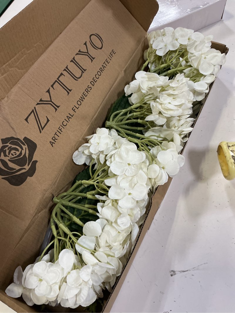 Condition photo showing As Is for zytuyo 3 pcs white hydrangea real touch artificial flowers 21'' latex large hydrangea with long stems for wedding table centerpieces indoor kitchen spring home decor outdoor porch white 3 pcs