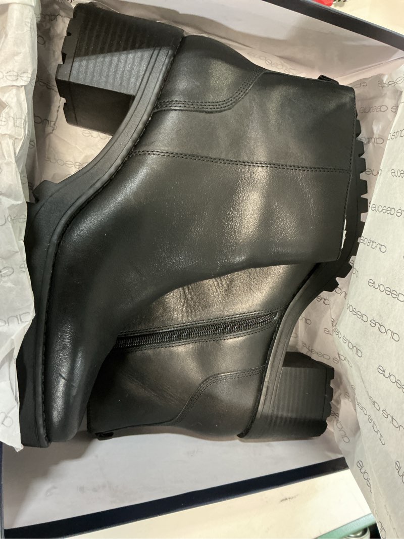 Condition photo showing New/Like New for André Assous Women's Milla Fashion Boot 8 Black