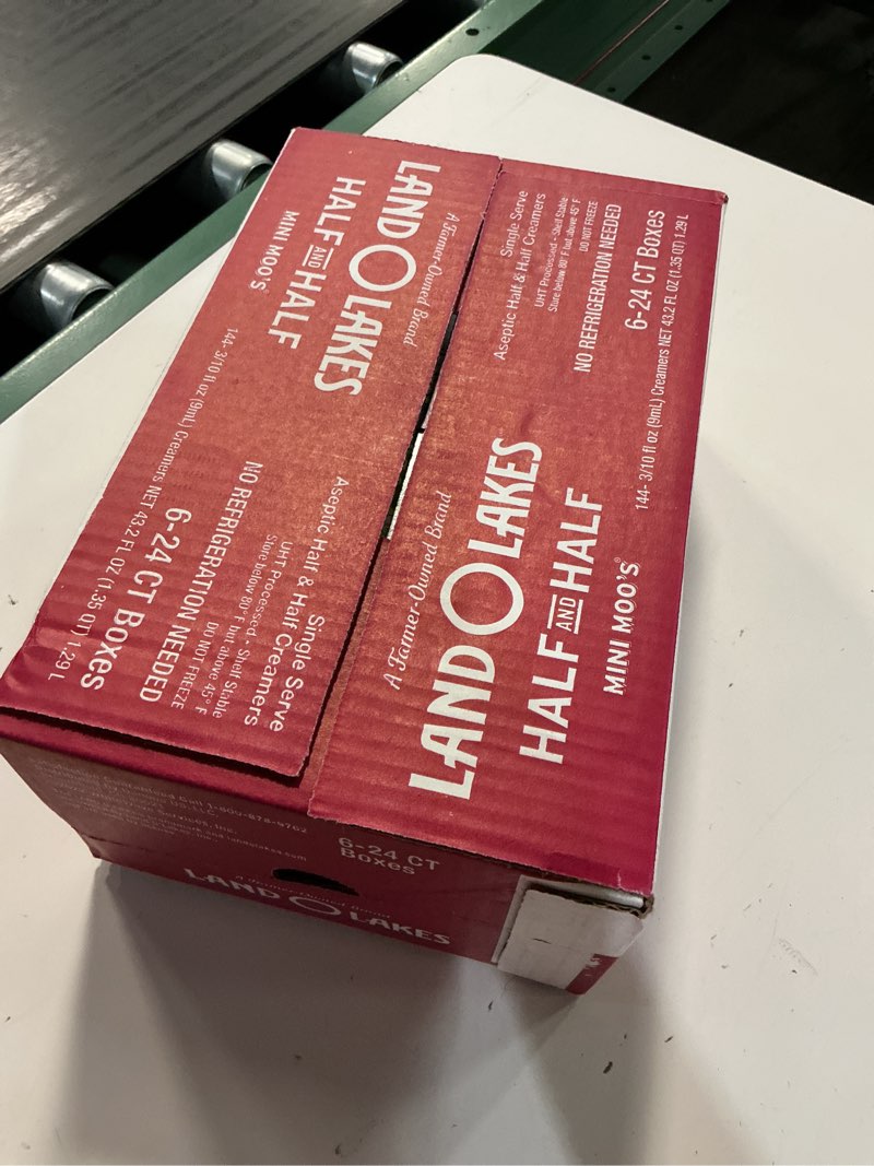 Condition photo showing New/Like New for land o lakes mini moo’s half & half creamer singles, shelf-stable, 24 count (pack of 6) unflavored 24 count (pack of 6)