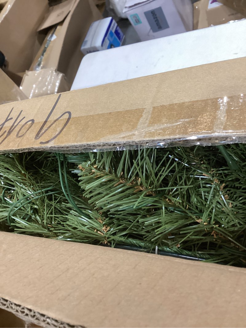 Condition photo showing Good Condition for Christmas wreath