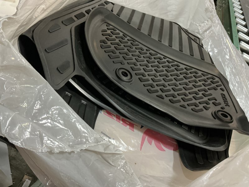 Condition photo showing Good Condition for rizliner hyundai accent 2006-2011 floor mats 3d custom fit compatible with hyundai rubber car mats l