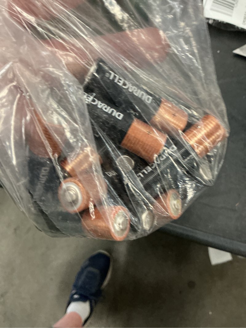 Condition photo showing Good Condition for set of 16 duracell aa batteries