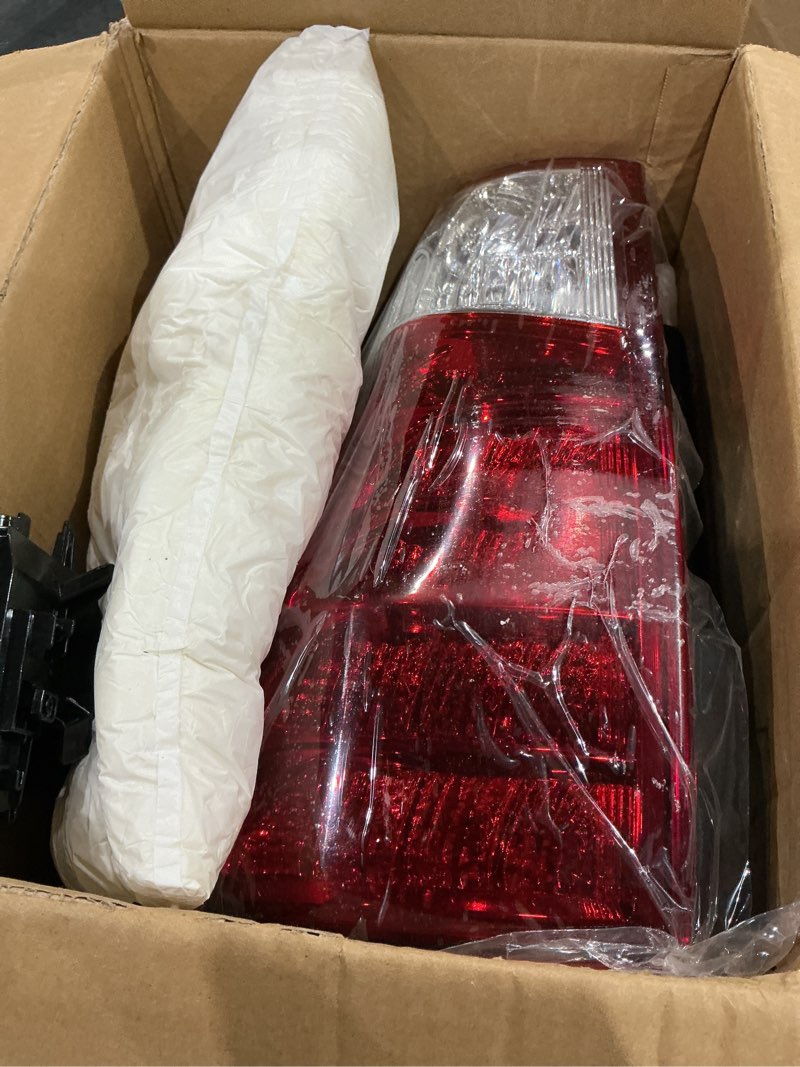 Condition photo showing As Is for 81550-wy040 right led tail light fits for lexus gx460 2016-2022 4.6l v8 rear light brake light