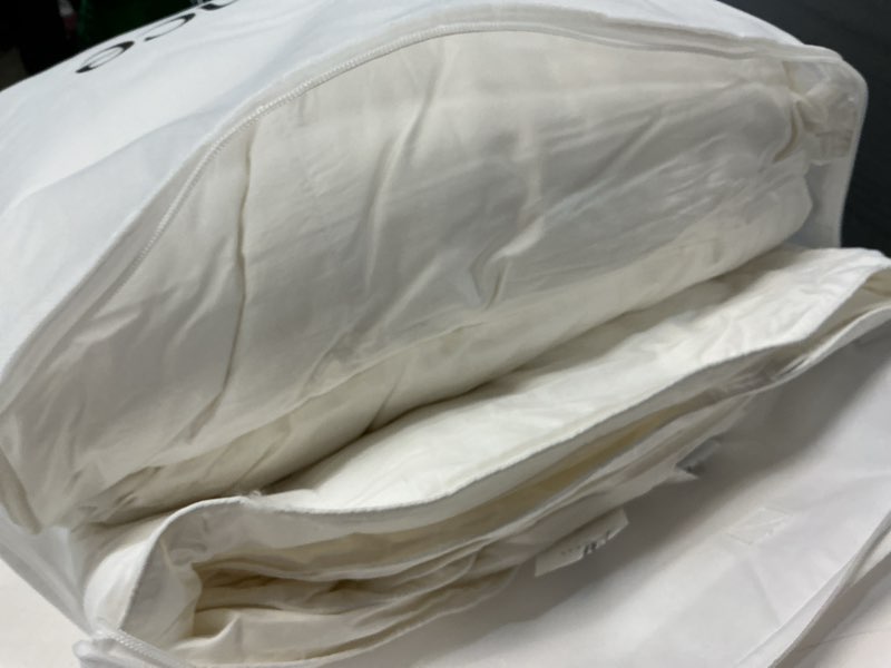 Condition photo showing New/Like New for premium down alternative comforter full/ queen