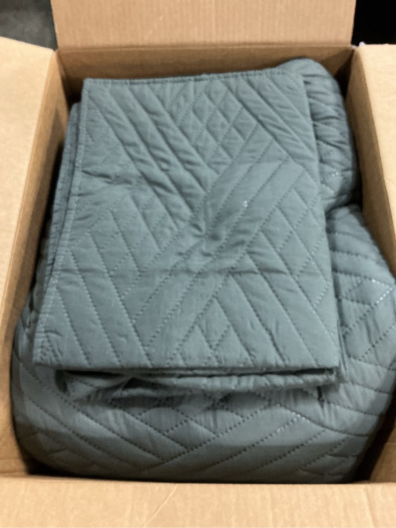Condition photo showing Good Condition for Lavsiry Dark Grey Quilt Queen Size with Striped Pattern, Lightweight Soft Summer Thin Microfiber Bedspread & Coverlet Bedding Set for All Seasons - 3 Piece(1 Quilt, 2 Pillow Shams) Dark Grey Full/Queen(90"x96")