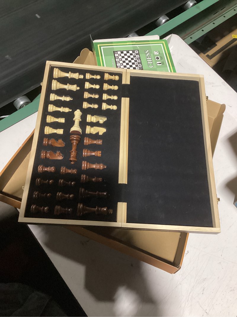 LargeDeluxe 17-Inch Wooden Chess Set - Perfect for Adults and Beginners Handcrafted Unique Folding D