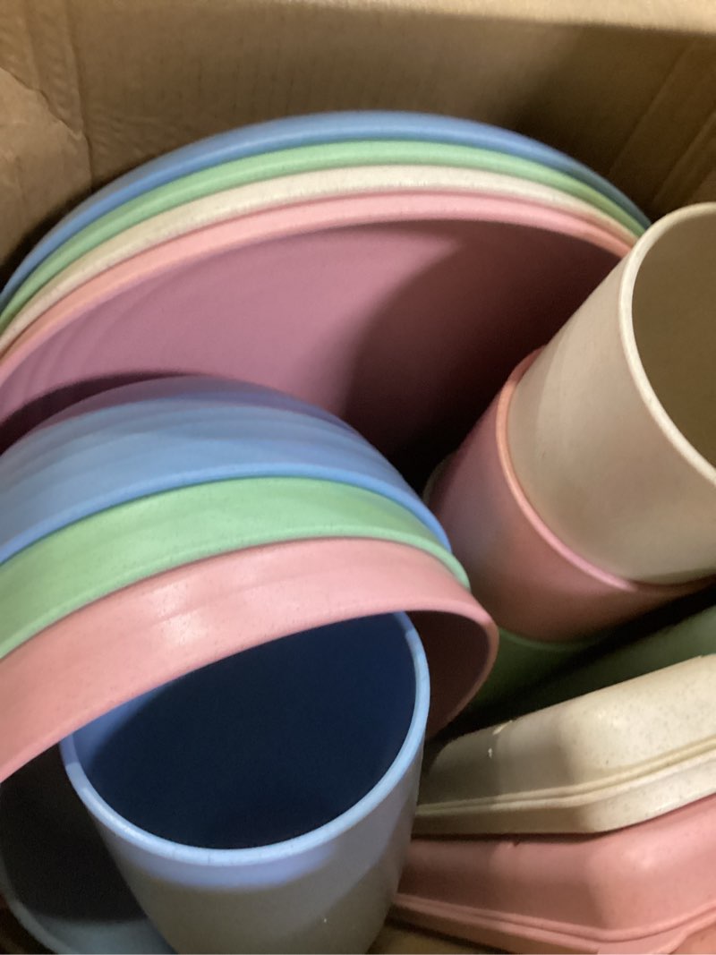 Condition photo showing Good Condition for foodle wheat straw dinnerware set - bpa free & safety tested - dishwasher & microwave safe - toddler & kids plates and bowls sets - plastic plates reusable - perfect for rv, camping dishes - for 4 beige, green, blue & pink
