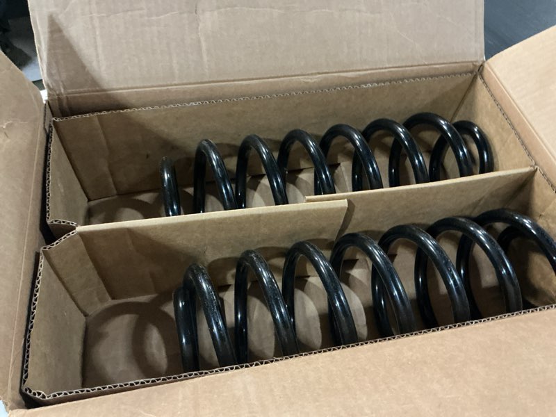 Condition photo showing Good Condition for moog 81032 coil spring set for toyota camry
