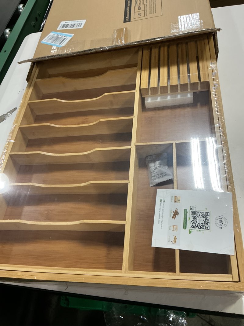 Condition photo showing New/Like New for VaeFae Extra Large Kitchen Utensil Holder, Bamboo Silverware Drawer Organizer, Expandable Cutlery Organizer with Knife Block, Multifunctional Drawer Divider (10-12 compartments) 20.6" to 35.04" wide