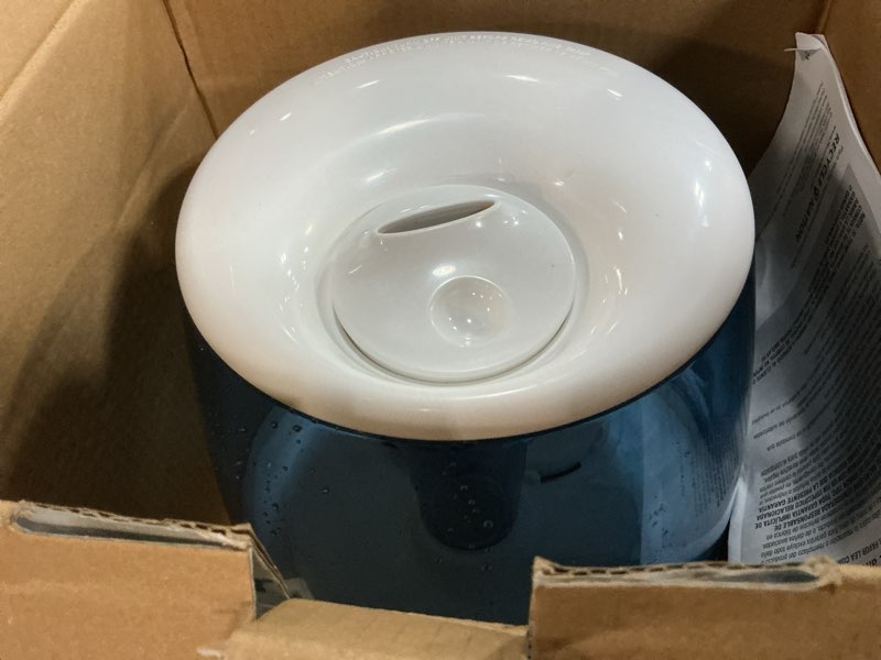Condition photo showing As Is for VICKS HUMIDIIFER, ULTRASONIC, FILTER-FREE  V4600 