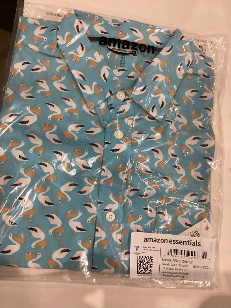 Condition photo showing New/Like New for Amazon Essentials Men's Slim-Fit Short-Sleeve Poplin Shirt Medium Aqua Blue