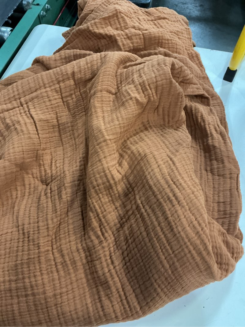 Condition photo showing Good Condition for quince, organic airy gauze blanket /queen/terracota