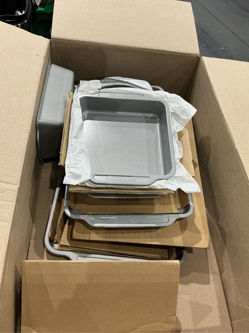 Condition photo showing Good Condition for farberware nonstick bakeware set with cooling rack, 10-piece, gray