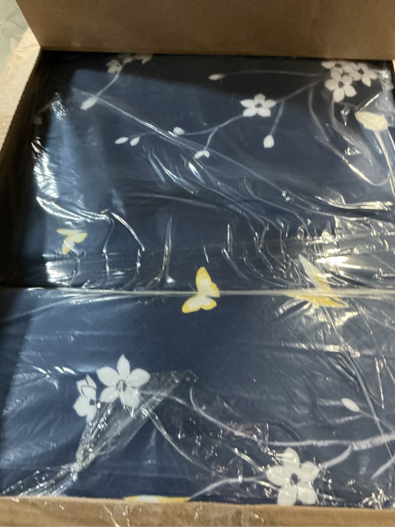 Condition photo showing Good Condition for MAXYOYO Navy Floral Printed Japanese Floor Mattress Rustic Style Futon Mattress Foldable Bed Roll Up Camping Mattress Floor Lounger Bed Couches and Sofas Mattress Topper King Size King Navy Floral