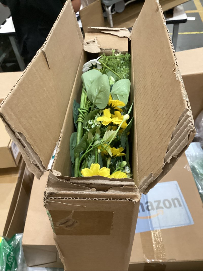 Condition photo showing Good Condition for 22" spring summer wreath for front door artificial green eucalyptus yellow white daisy flower lavender sage handmade farmhouse outdoor indoor wedding home decor