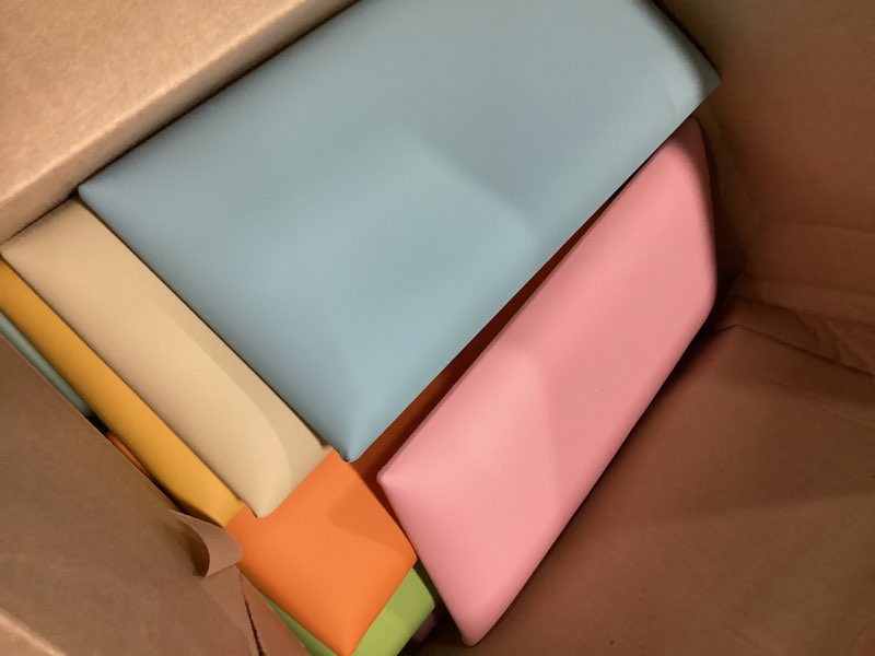 https://lotting-media.assets.bidfta.com/lotting_63239384-d2ec-4152-b5d9-92fde7f63d5b